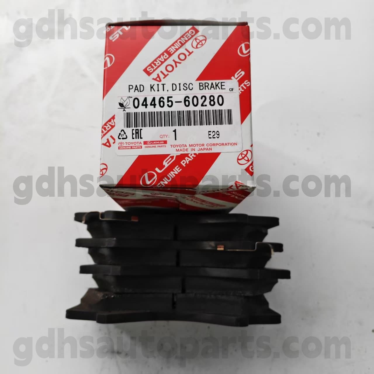 04465-60280 Toyota valódi alkatrészek elülső fékbetét a Land Cruiser számára 、 LX450D/460/570 alváz száma. UZJ200