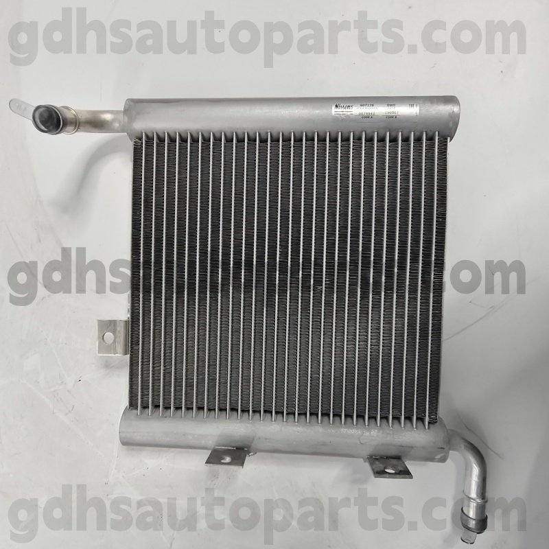 607176 Nissens radiátor szerelvény a Range Rover Velar OE no. LR140296
