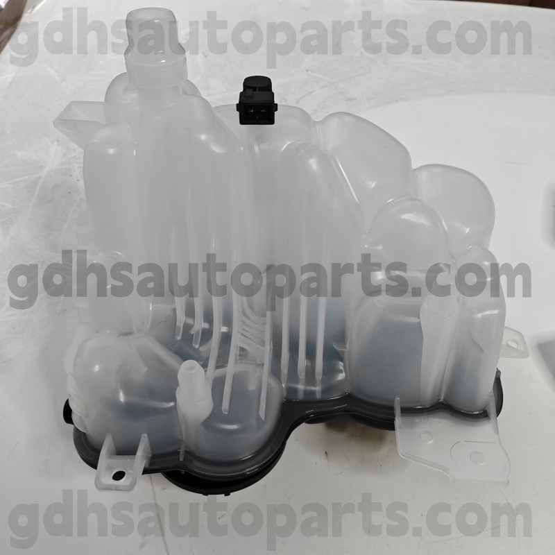 996316 Nissens bővítési tartály a Range Rover Velar OE no. LR128194